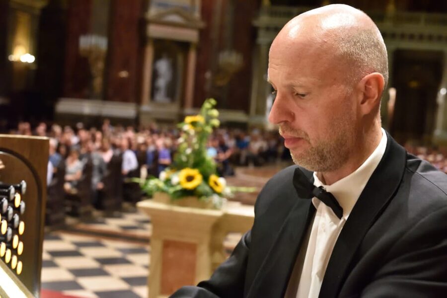 Budapest: Concert on the Oldest Working Organ in the City - What the 25-pipe organ sounds like
