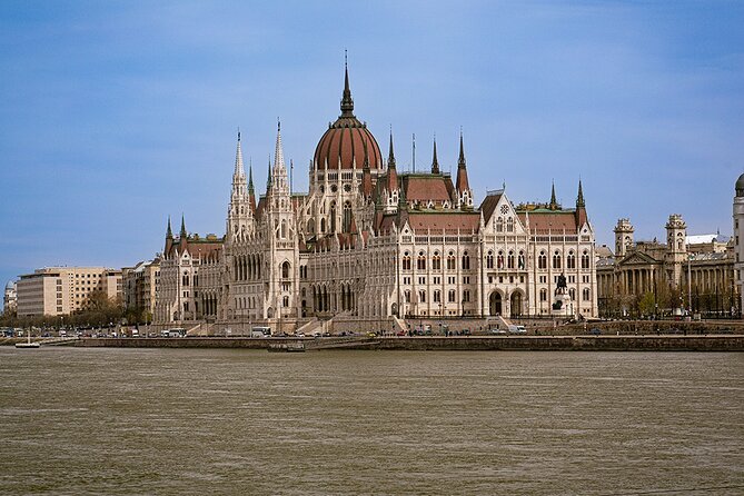 Budapest Danube 1 Hour Sunset or Night Cruise with Audio Guide - Chain Bridge and the first look at Buda