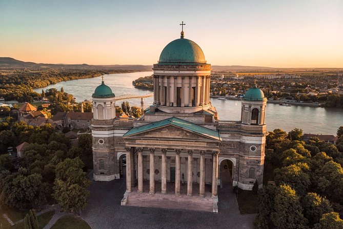 Budapest Danube Bend Full Day Tour with Lunch - Starting in central Budapest at 9:00