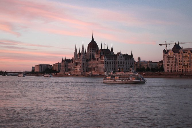 Budapest Danube River Candlelit Dinner Cruise with Live Music - Live music and the mood on board