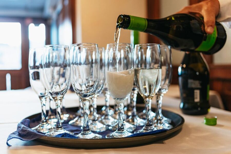 Budapest: Danube River Cruise with Dinner and Prosecco - Should you book the Gróf Széchenyi dinner cruise?