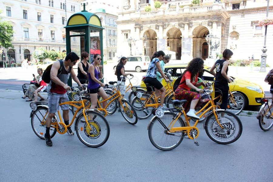 Budapest: Danube River Views Bike Ride - Starting near Karoly korut and finding your bearings