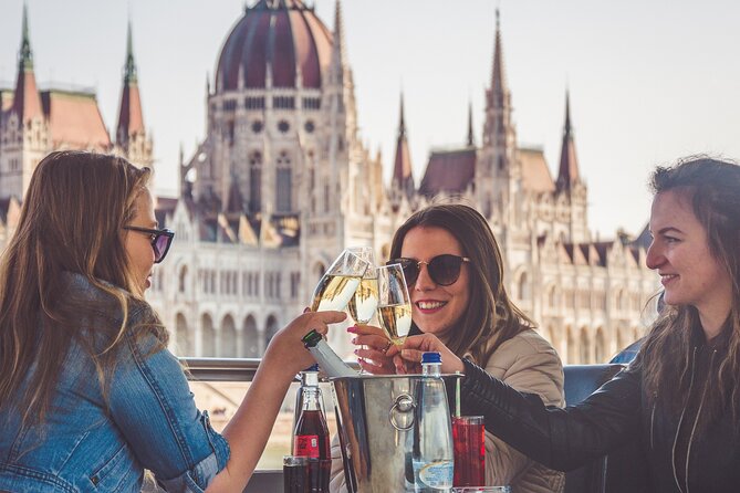 Budapest Danube Sightseeing Cruise with Unlimited Drinks - Gellért Hill and the southern Buda riverfront