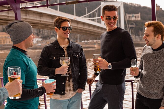 Budapest Danube Sightseeing Cruise with Unlimited Drinks - Chain Bridge, Gresham Palace, and the classic city view