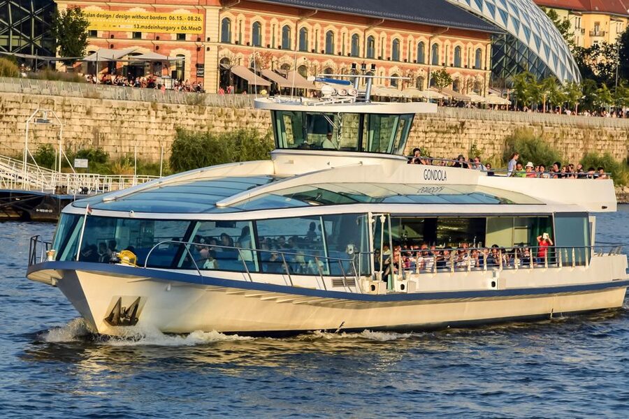 Budapest: Daytime Sightseeing Boat Cruise - Why the Danube is the right place to see Budapest