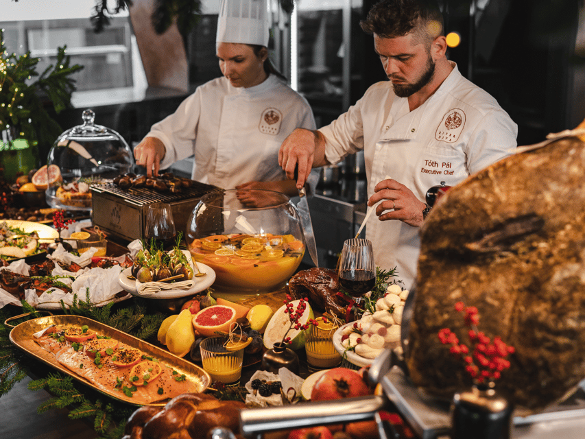 Budapest: Dinner Cruise with Live Music and Unlimited Drinks - Key points at a glance