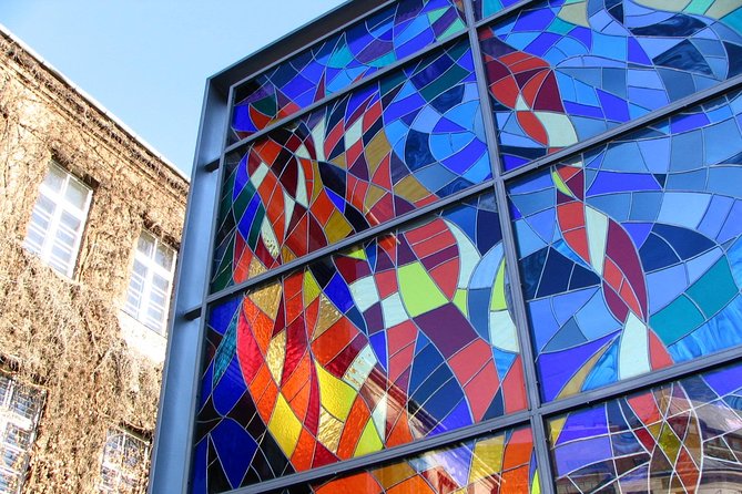 Budapest Dohany, Heroes', Rumbach synagogues & Jewish Ghetto Tour - Walking Király Street and the former ghetto