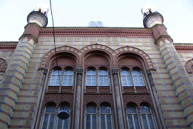 Budapest Dohany, Heroes', Rumbach synagogues & Jewish Ghetto Tour - How the timing and group size affect the experience