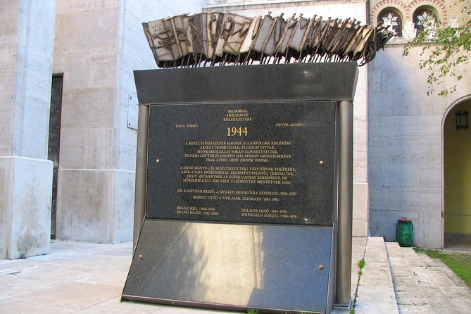 Budapest Dohany Synagogue & Hungarian Jewish Museum & free extras - The Holocaust Cemetery and the Emmanuel Tree of Life
