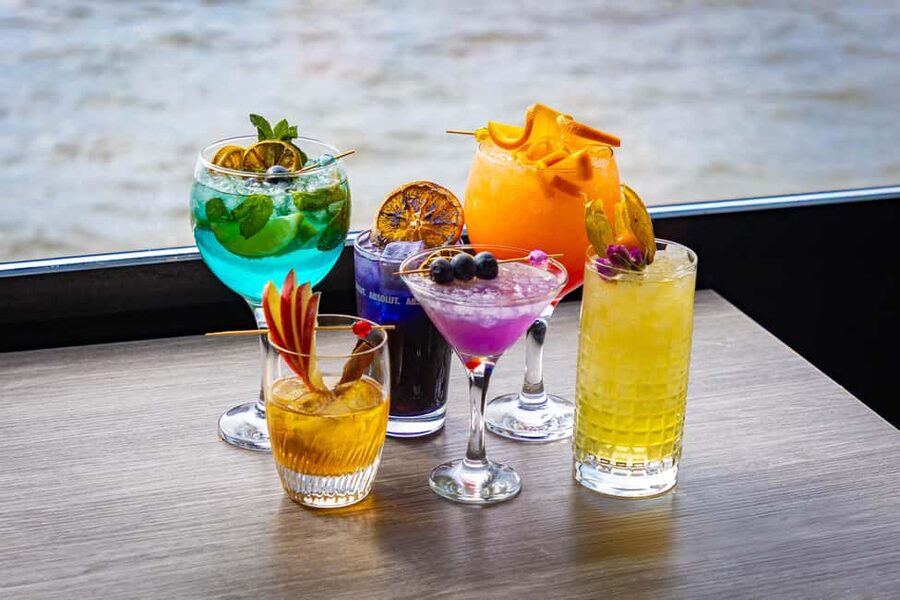 Budapest: Downtown Budapest Cocktail Cruise - Why the Danube is Budapest’s best evening viewpoint