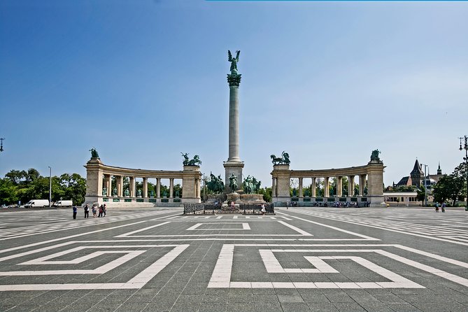 Budapest E-bike Tour - Starting near the Danube at Yellow Zebra