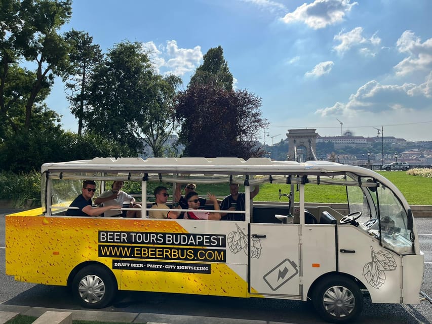 Budapest: eBeerBus Sightseeing Tour - Along Andrássy Avenue to Oktogon