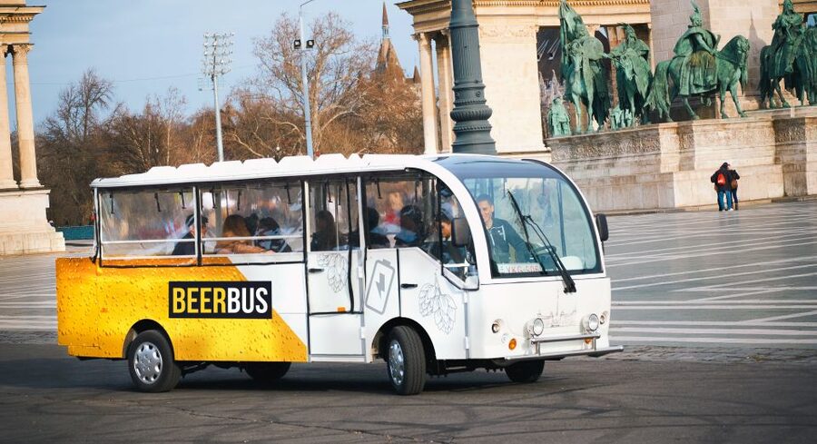 Budapest: eBeerBus Sightseeing Tour - Astoria and the Dohány Street Synagogue
