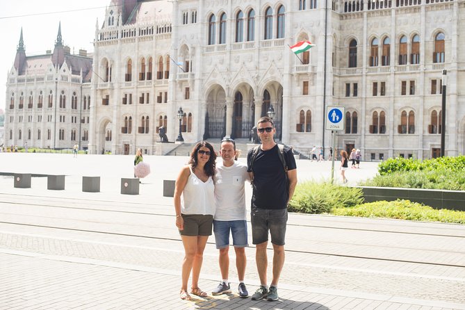 Budapest Essential Walk&Food tasting - Crossing beneath the Danube to Fisherman’s Bastion
