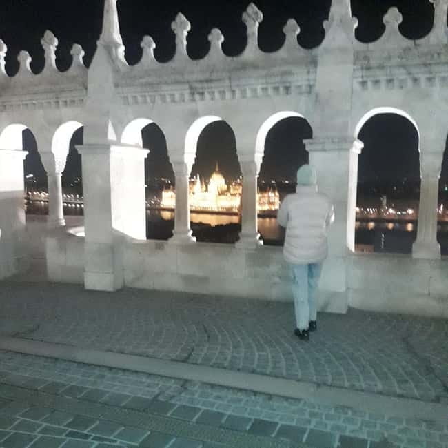 Budapest: Evening Castle Hill Tour with Fishermen's Bastion - Who should choose this evening tour