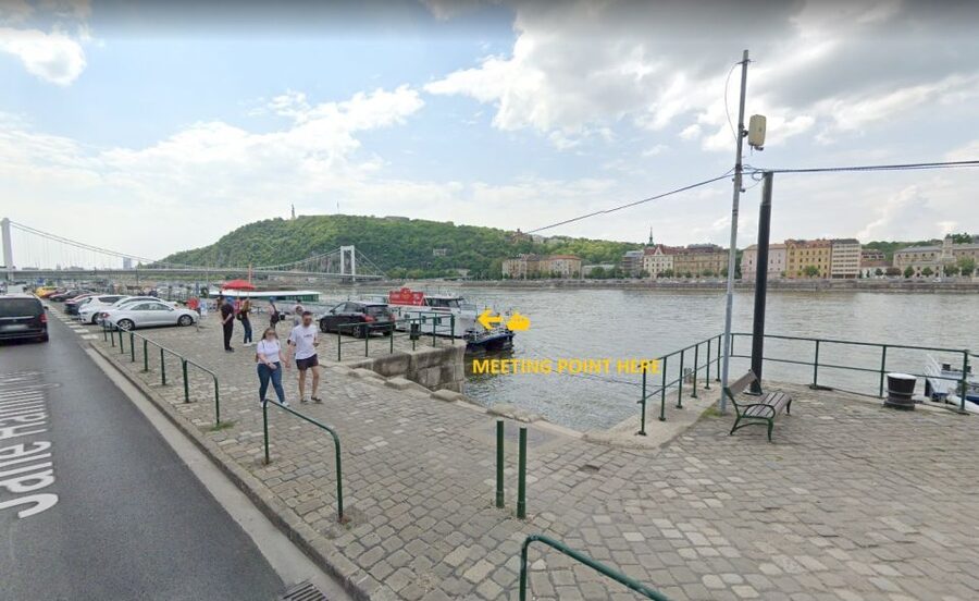 Budapest: Evening Cruise and Dinner with Welcome Drink - How much value you get for $102