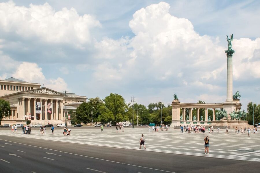 Budapest: Floating Bus Tour by Land and Water - Key points to know before you book