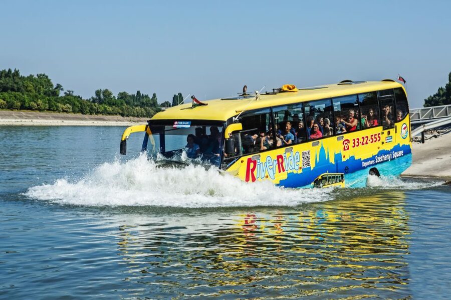 Budapest: Floating Bus Tour by Land and Water - Starting in central Budapest