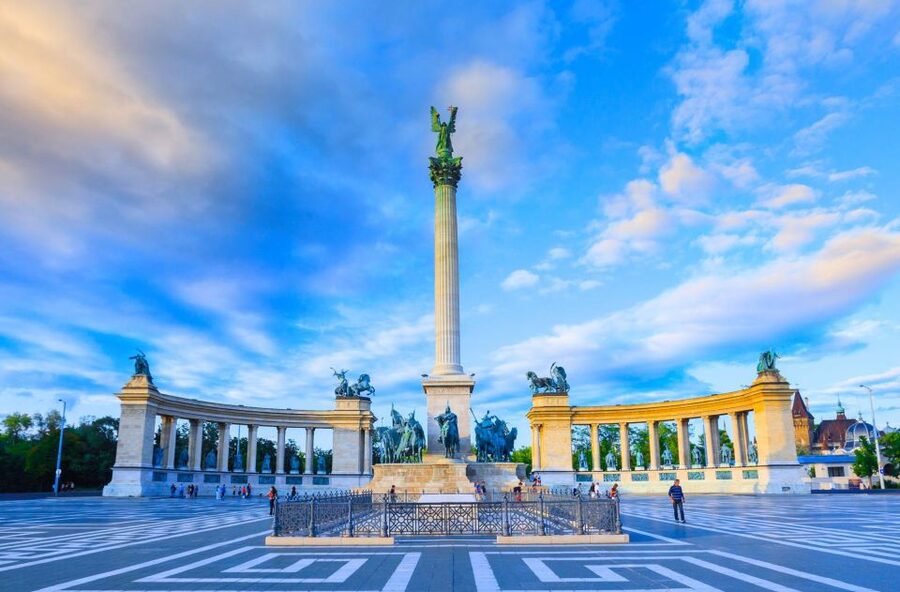 Budapest Full-Day Private Guide Services - Exploring the Great Market Hall and Hungarian food