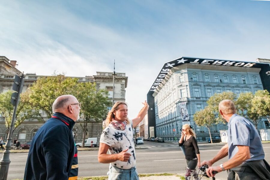 Budapest: Guided City Discovery Bike Tour - Key points to know before you pedal off