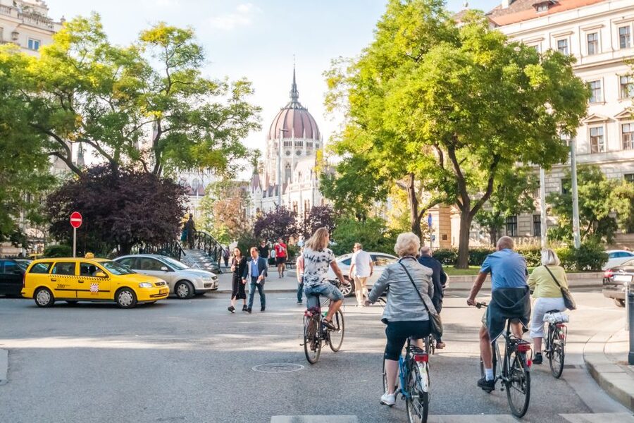 Budapest: Guided City Discovery Bike Tour - Why cycling is a smart way to see Budapest