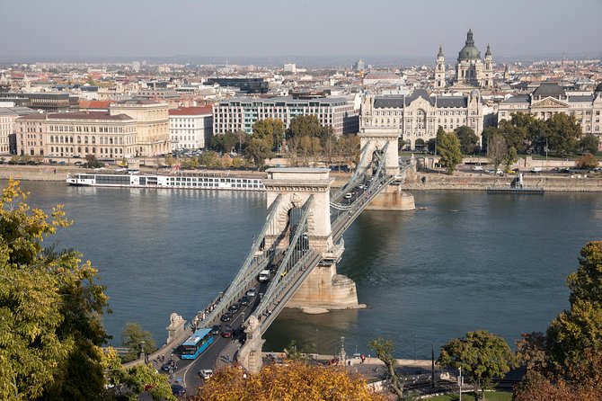 Budapest Guided City Tour and Danube Cruise Audio Guide - The transfer to the pier needs attention