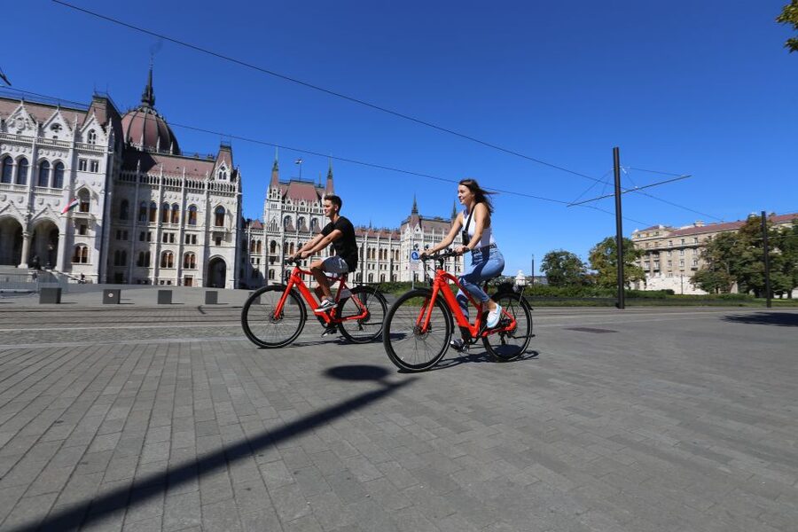 Budapest: Guided Downtown Electric Bike Tour - The Danube, the Shoes Monument, and Chain Bridge