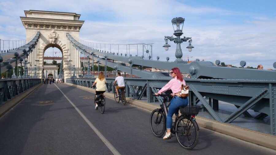 Budapest: Guided E-Bike Sightseeing Tour - Why an e-bike is a smart way to see Budapest