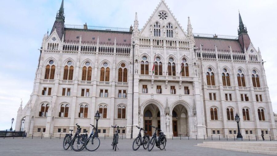 Budapest: Guided E-Bike Sightseeing Tour - Margaret Island and a glimpse of local Budapest