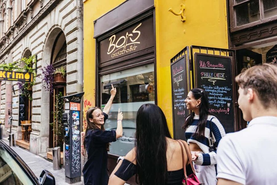 Budapest: Guided Foodie Walking Tour with Food and Drinks - Exploring District 7 between meals