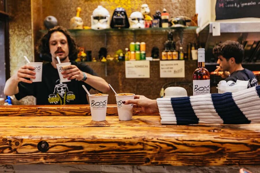Budapest: Guided Foodie Walking Tour with Food and Drinks - The guides make the difference