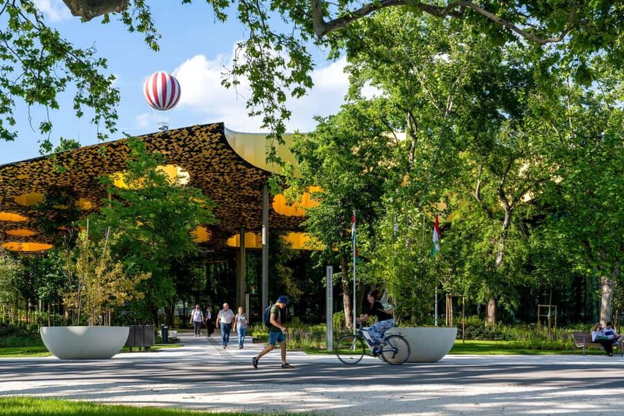 Budapest: Guided Tour of the House of Music, Hungary - Glass walls and the City Park connection