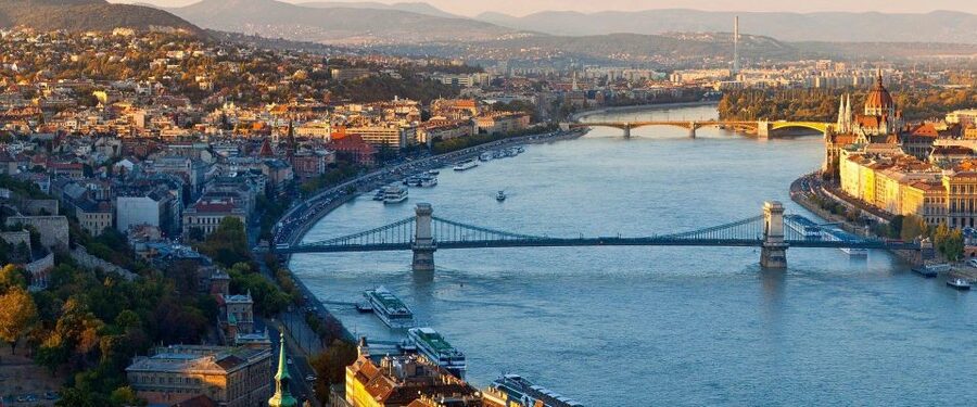 Budapest: Half-Day Highlights Small Group Private Tour - Key points to know before booking