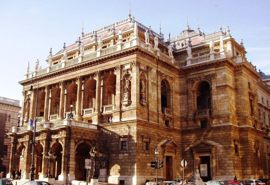 Budapest: Half-Day Highlights Small Group Private Tour - Should you book this Budapest overview?