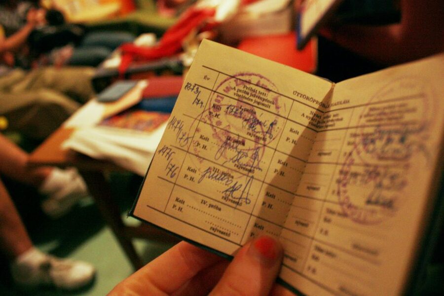 Budapest: Hammer & Sickle Communism Walking Tour - The guide makes or breaks this experience