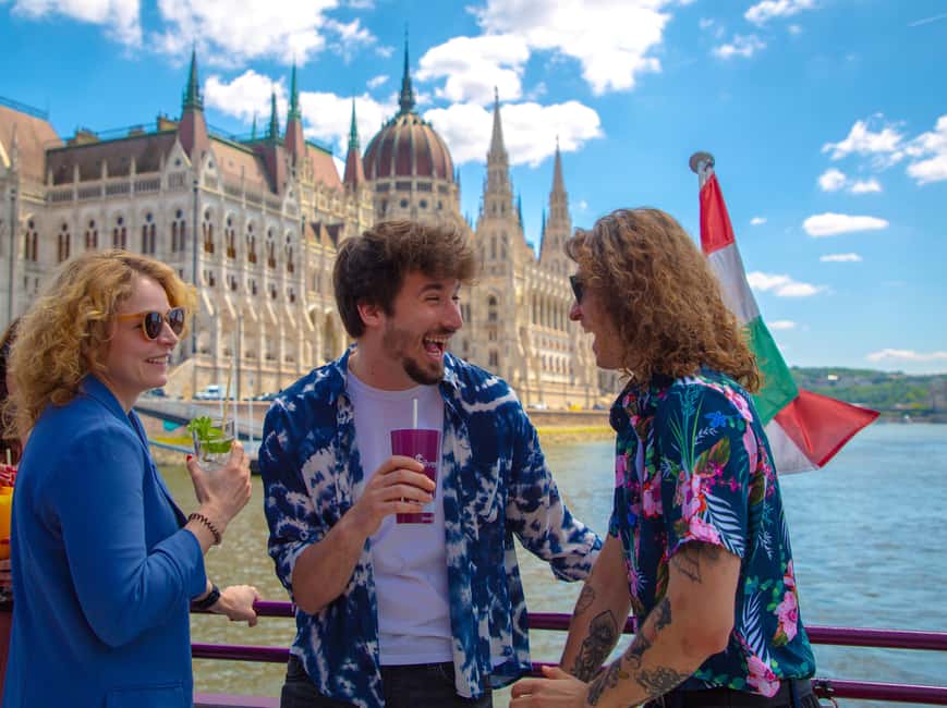 Budapest: Happy Hour Sightseeing Cruise - Finding Silverline at Elizabeth Bridge
