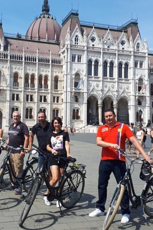 Budapest : Highlights & Hidden Gems Walking Tour - Buda Castle and the climb into royal Budapest