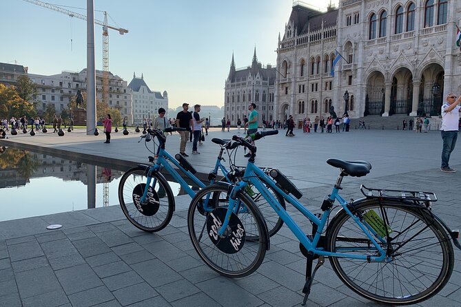 Budapest Highlights Private E-bike Tour - Pace, safety, and the guide’s role