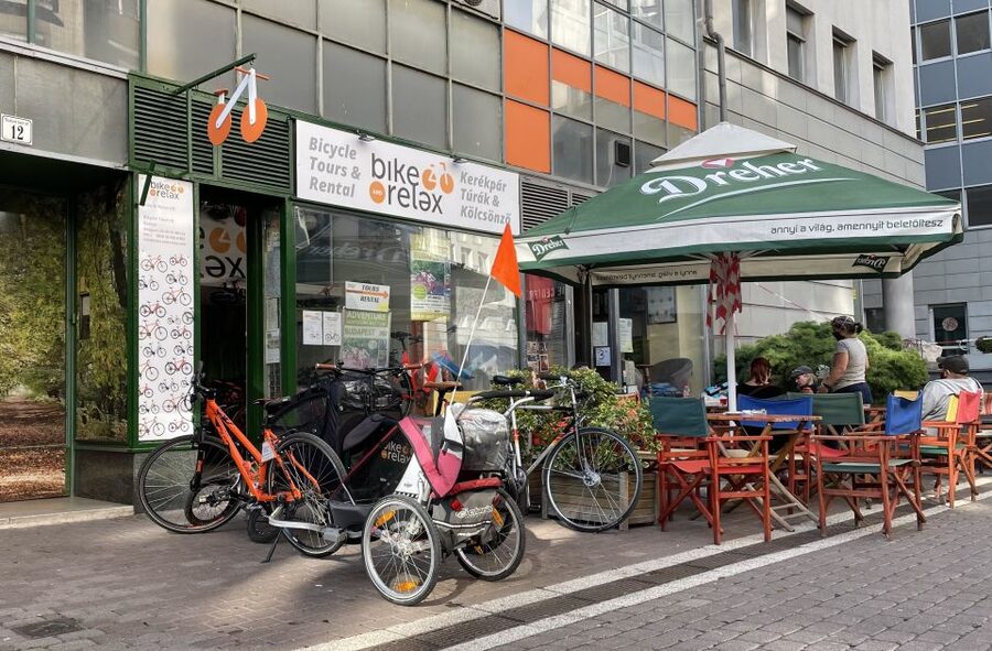 Budapest: Historic Downtown Bicycle Ride with Scenic Views - The Opera House, Basilica, and Liberty Square