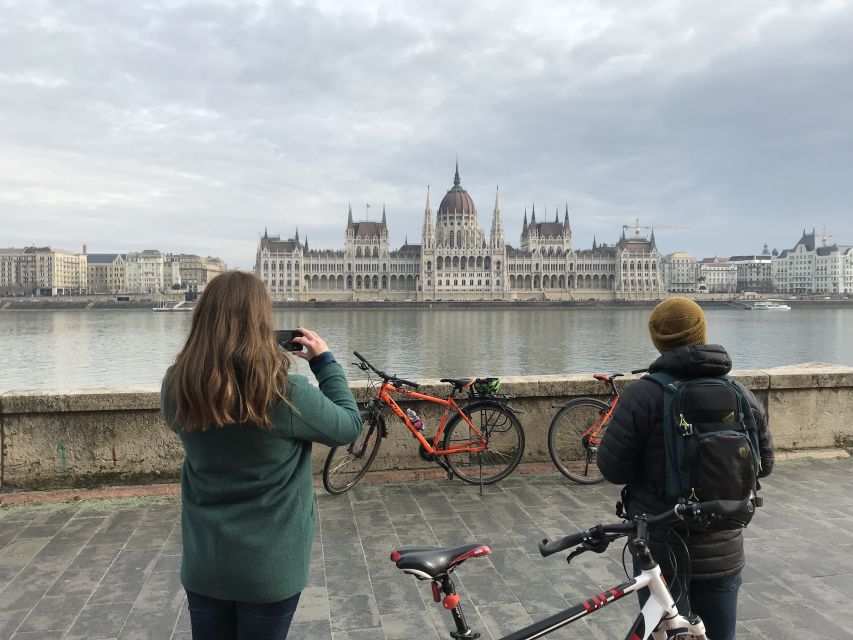Budapest: Historic Downtown Bicycle Ride with Scenic Views - Madách Square and the Jewish Quarter