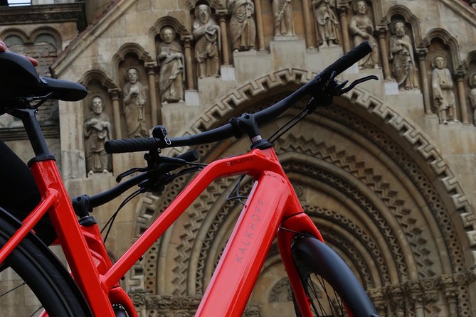 Budapest: Historic Downtown ride on E-Bicycles Buda & Pest - Liszt Academy and the route back downtown