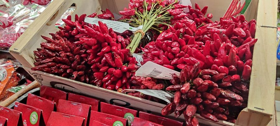 Budapest: Hungarian Cuisine in the Market Hall (german) - Wine, Unicum, and the final sip