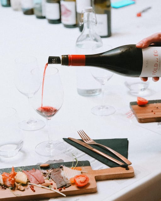 Budapest: Hungarian Gastro Cellar and Assisted Tastings - Timing your visit around Budapest sightseeing