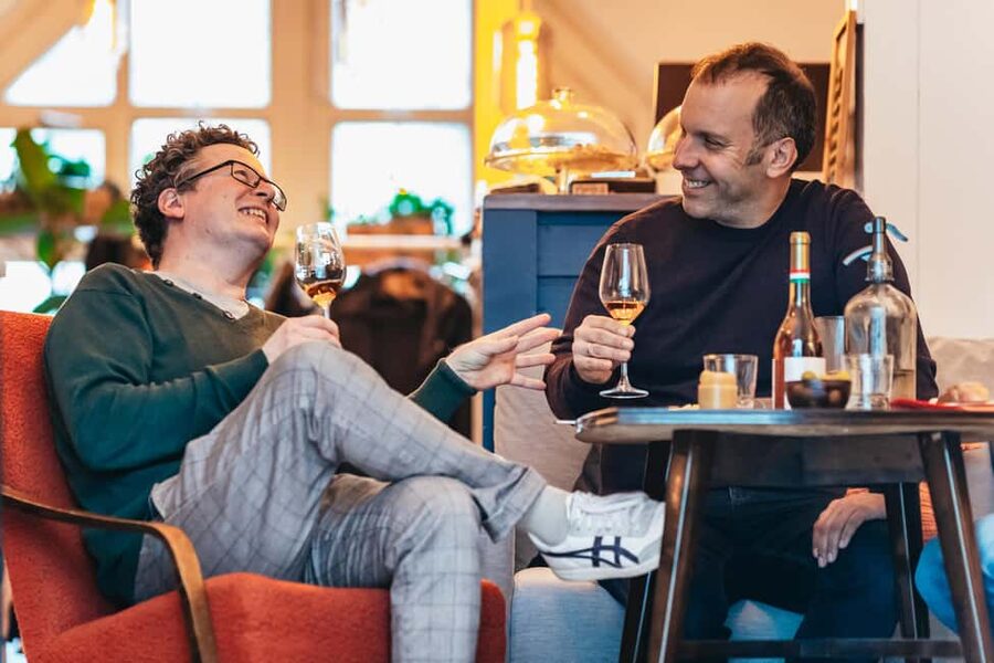 Budapest: Hungarian Wine Tasting with 7 Wines and Tapas - What the two-hour itinerary feels like