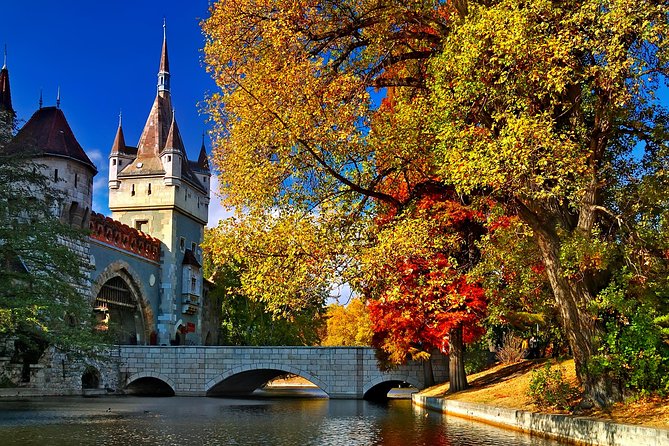 Budapest in a Day Private Luxury Sightseeing Tour - Crossing to Buda and climbing Castle Hill