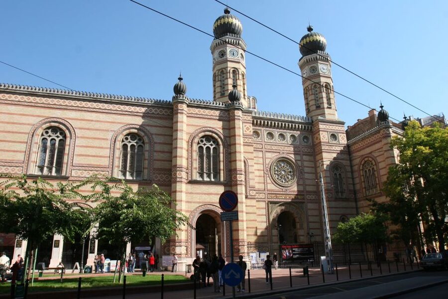 Budapest: Jewish Heritage Guided Tour with Synagogue Ticket - Key points to know before booking