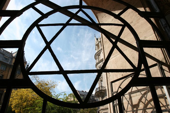 Budapest Jewish Heritage Memorial Walking Tour & Synagogue Entry - What the Grand Tour adds
