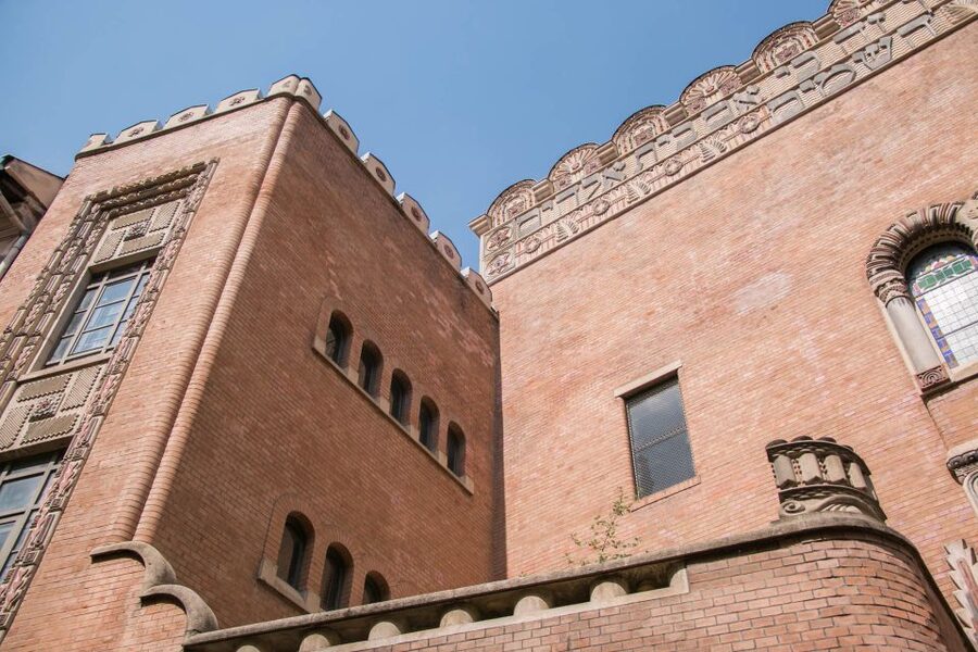 Budapest: Jewish Heritage Walking Tour with Historian Guide - Rumbach Street Synagogue and the value of going inside