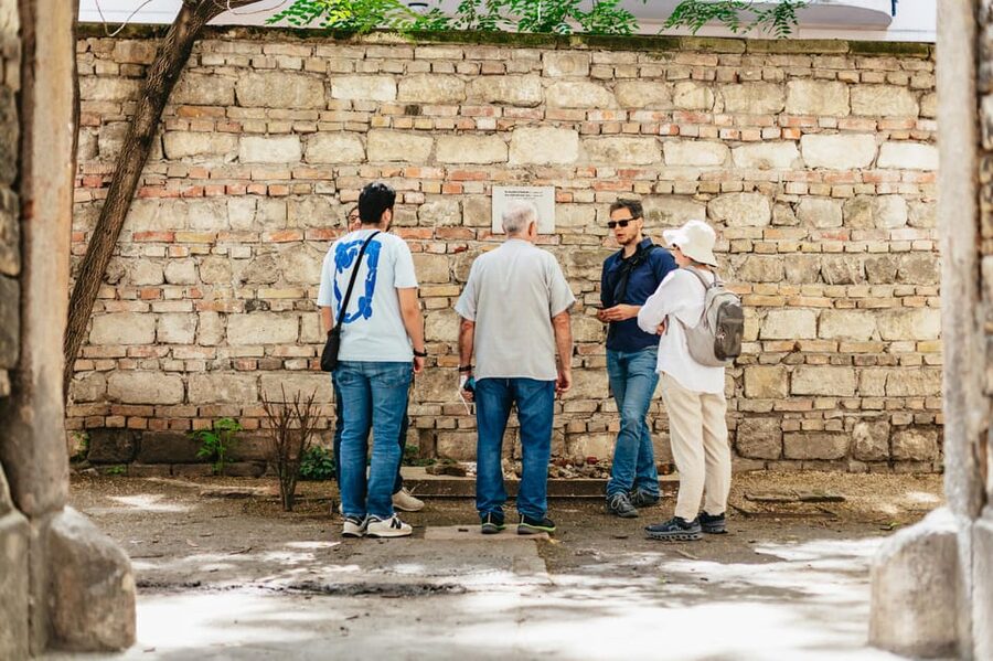 Budapest: Jewish History Guided Walking Tour with Historian - Walking through the former ghetto