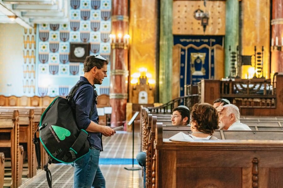 Budapest: Jewish History Guided Walking Tour with Historian - Gozsdu Passage and the modern 7th district